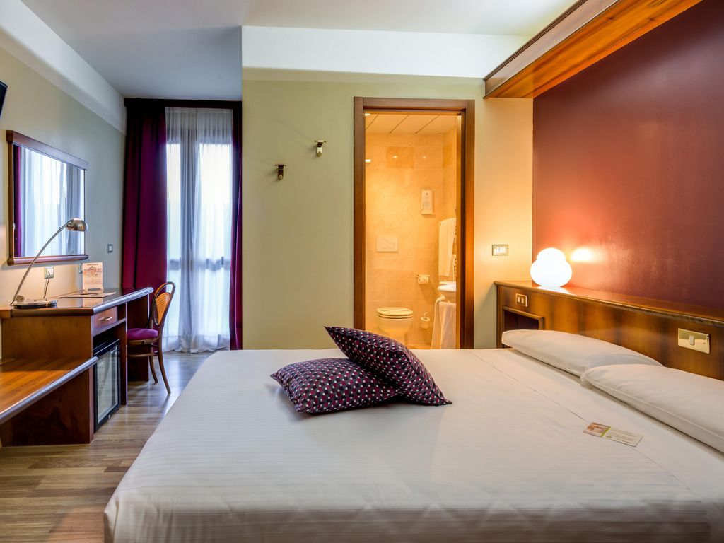 LA VILLA SURE HOTEL COLLECTION BY BW Sure Hotel Collection by Best Western