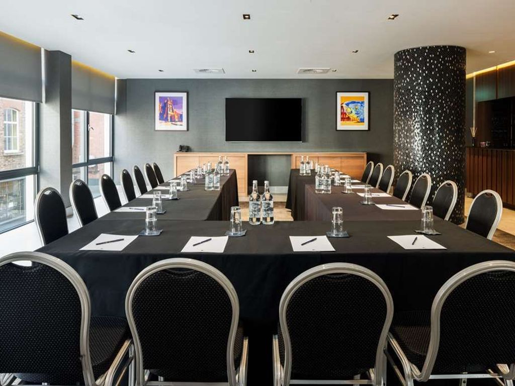 DoubleTree by Hilton Belfast City Ten Square