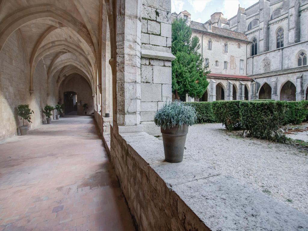 Le Couvent Royal