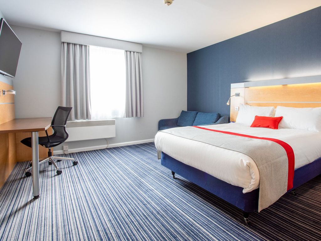 Holiday Inn Express DUNFERMLINE by IHG