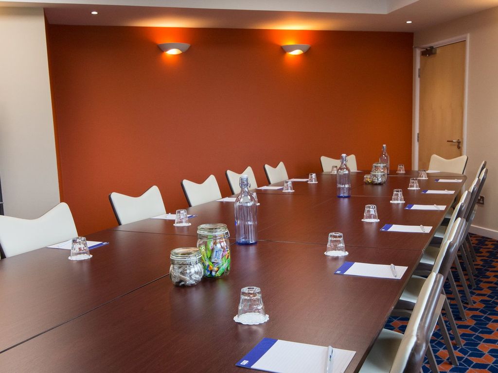 Holiday Inn Express DUNFERMLINE by IHG