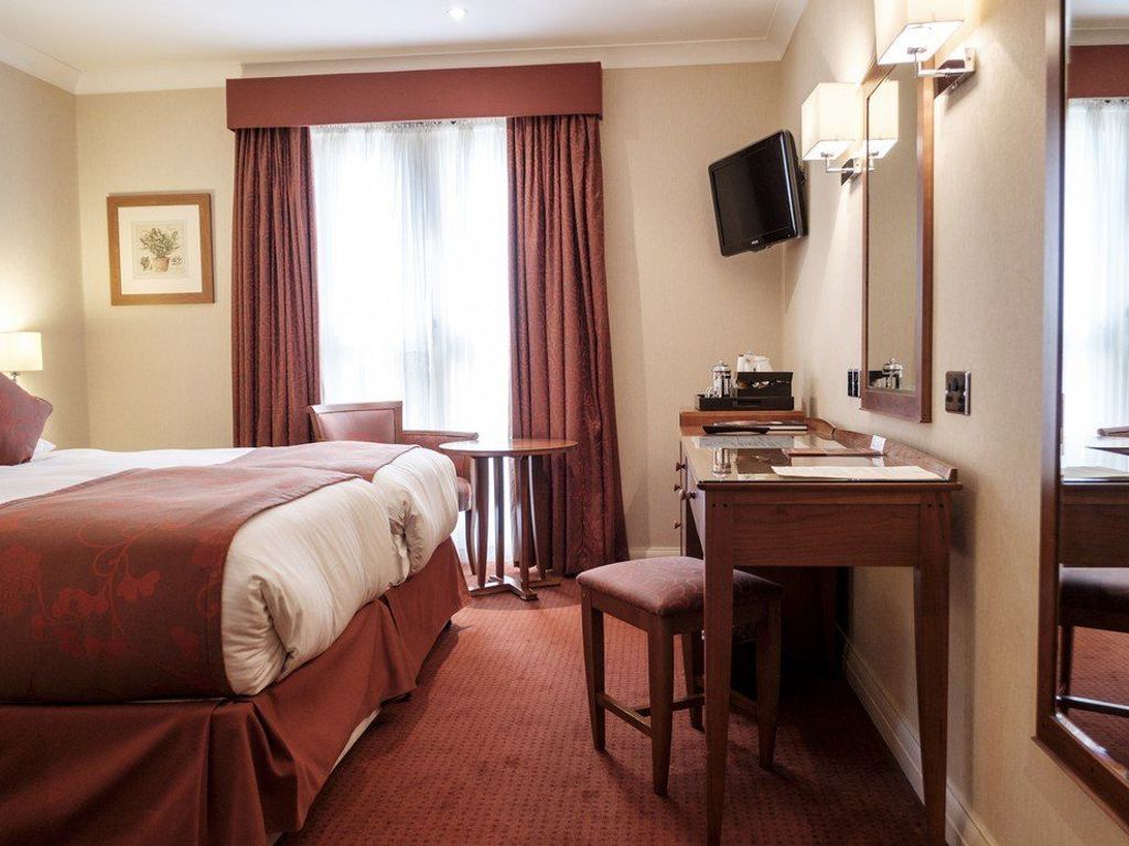 The Red Lion Hotel