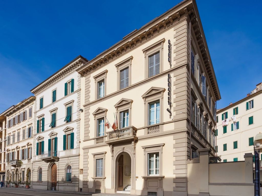 Hotel Embassy