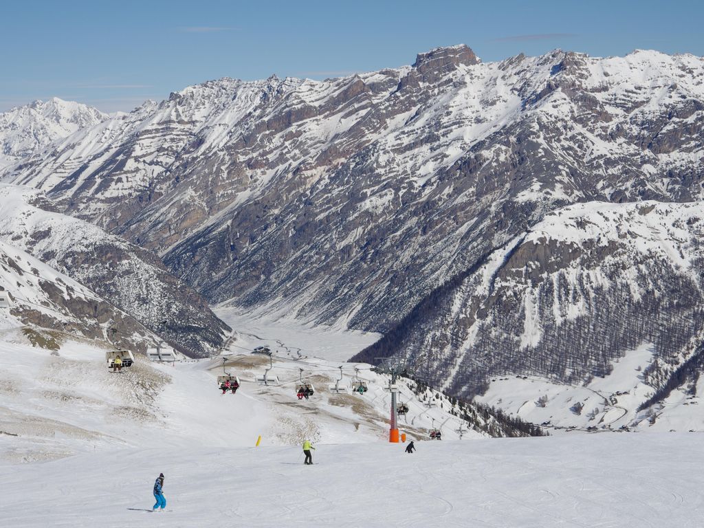 Alpen Village Hotel