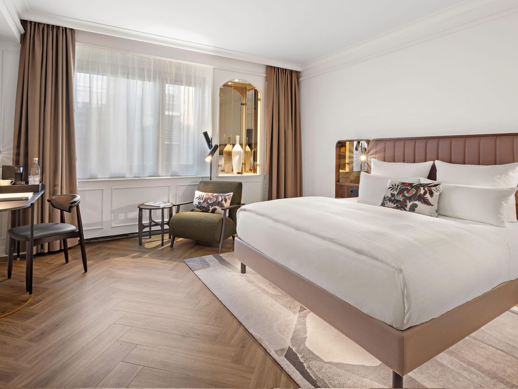Vignette Collection BRISTOL BERLIN by IHG