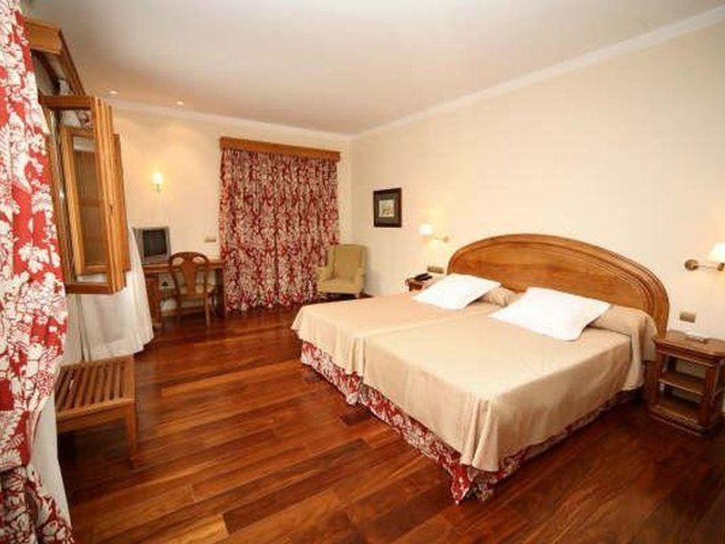 AZZ Peñafiel Las Claras Hotel & Spa