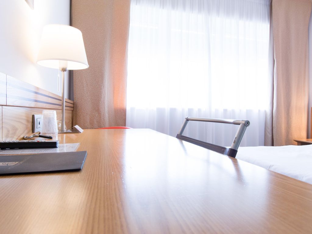 EUROPA EXECUTIVE Executive