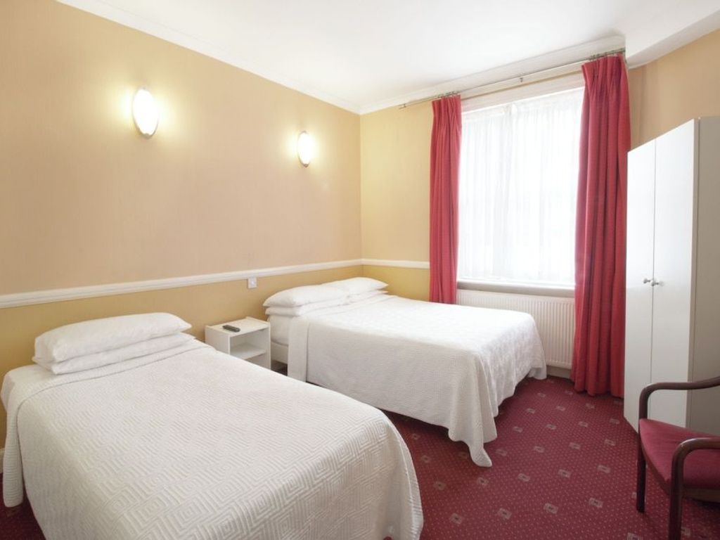 Balmoral House Hotel
