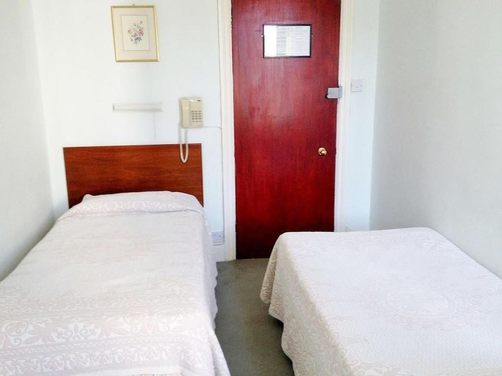 Merlyn Court Hotel