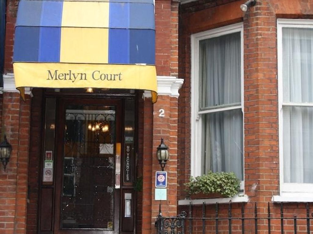 Merlyn Court Hotel