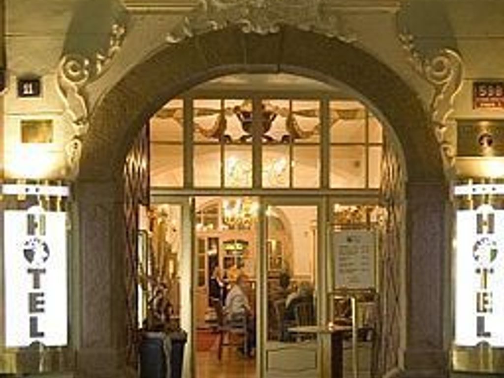 Hotel U Zlateho Jelena (Golden Deer)