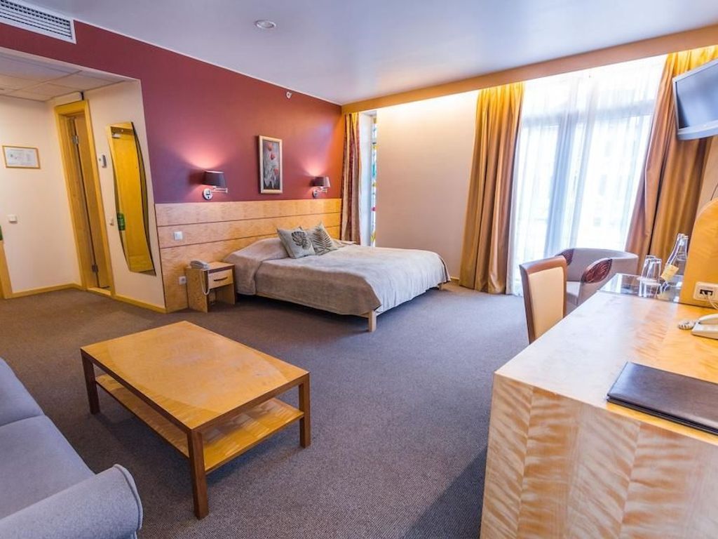 Royal Square Hotel & Suites Hotel & Suites