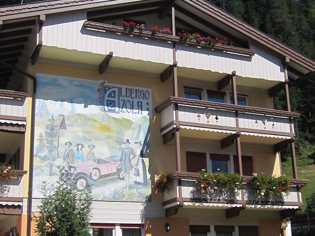 Hotel Azola