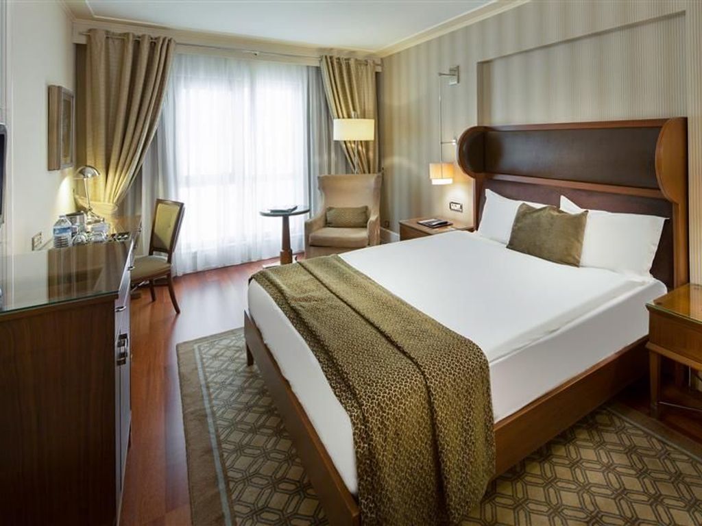 Titanic City Hotel