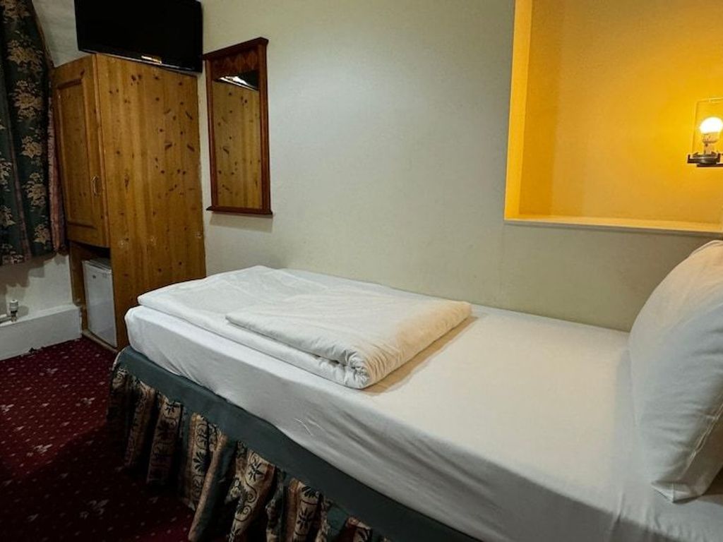 Bridge Park Hotel