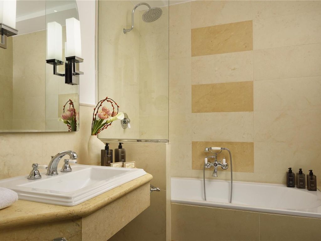 Grand Hotel Savoia Genova Curio Collection by Hilton