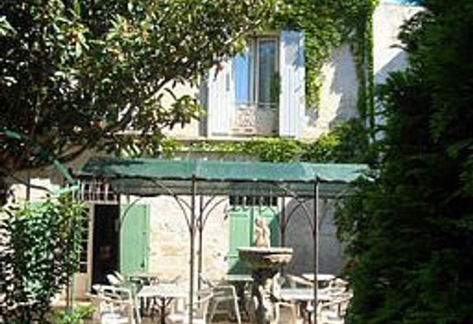 Au Saint Roch - Hotel & Jardin