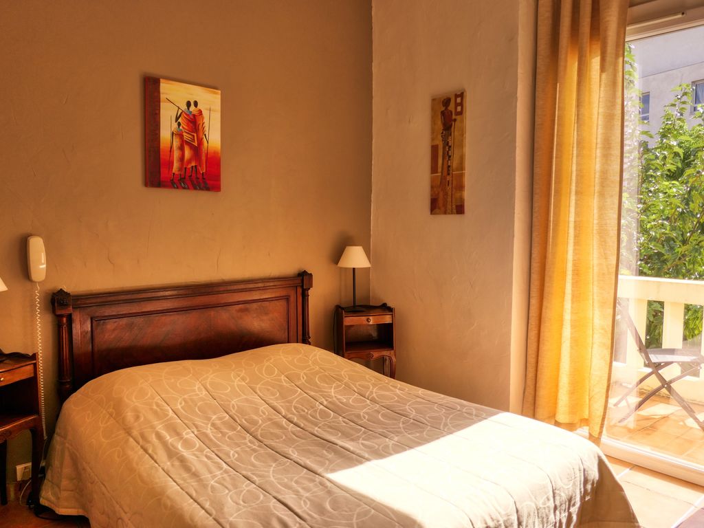 Au Saint Roch - Hotel & Jardin