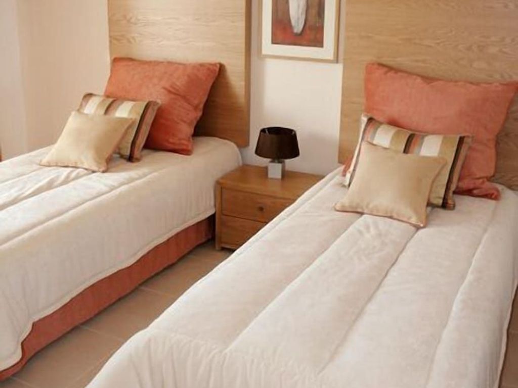 Quinta da Encosta Velha Golf & Leisure Village