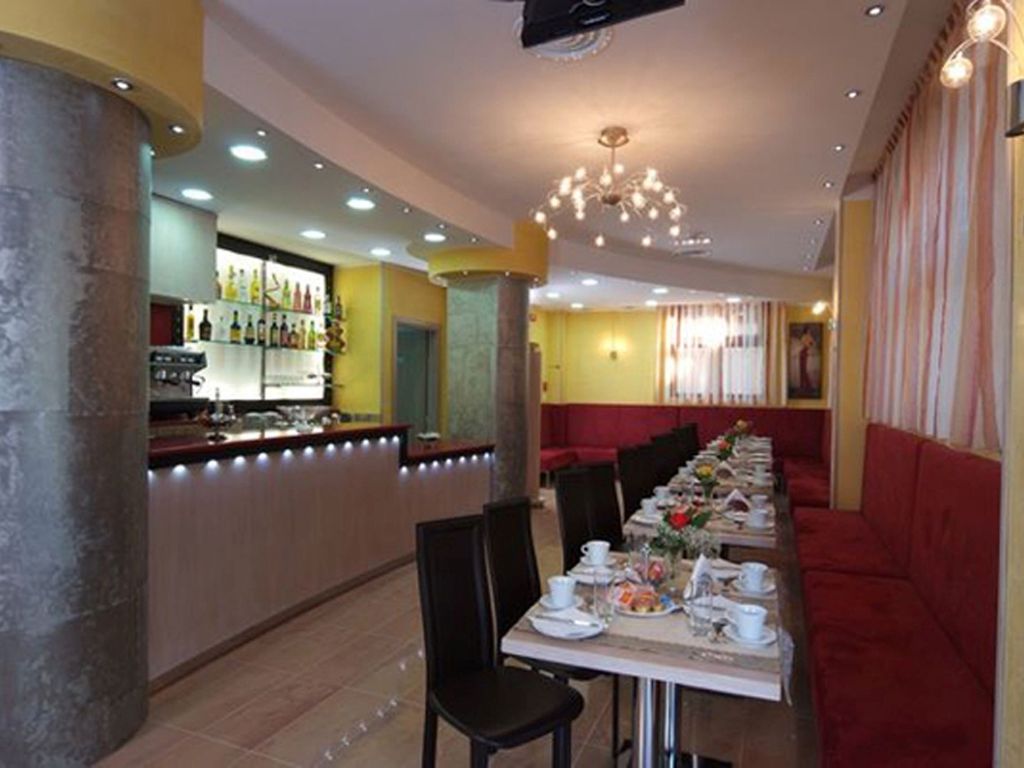 Cristal Eboli Hotel