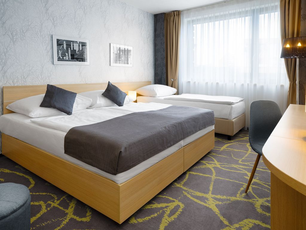 Iris Hotel Eden