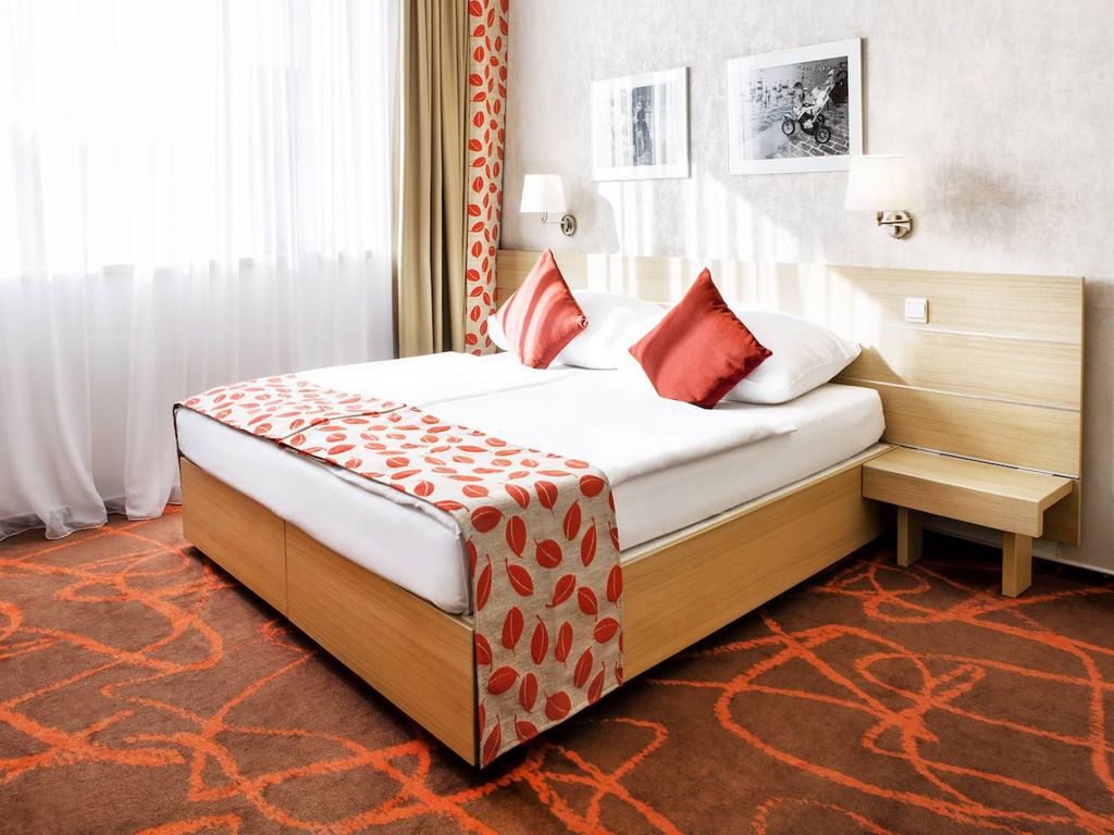 Iris Hotel Eden