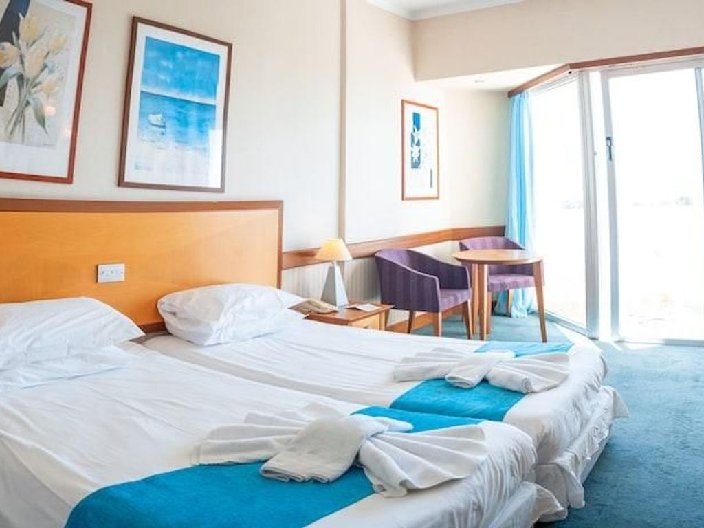 Crown Resorts Horizon Hotel