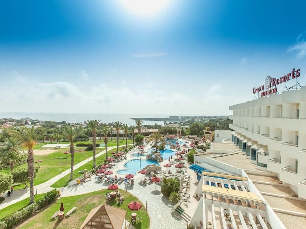 Crown Resorts Horizon Hotel