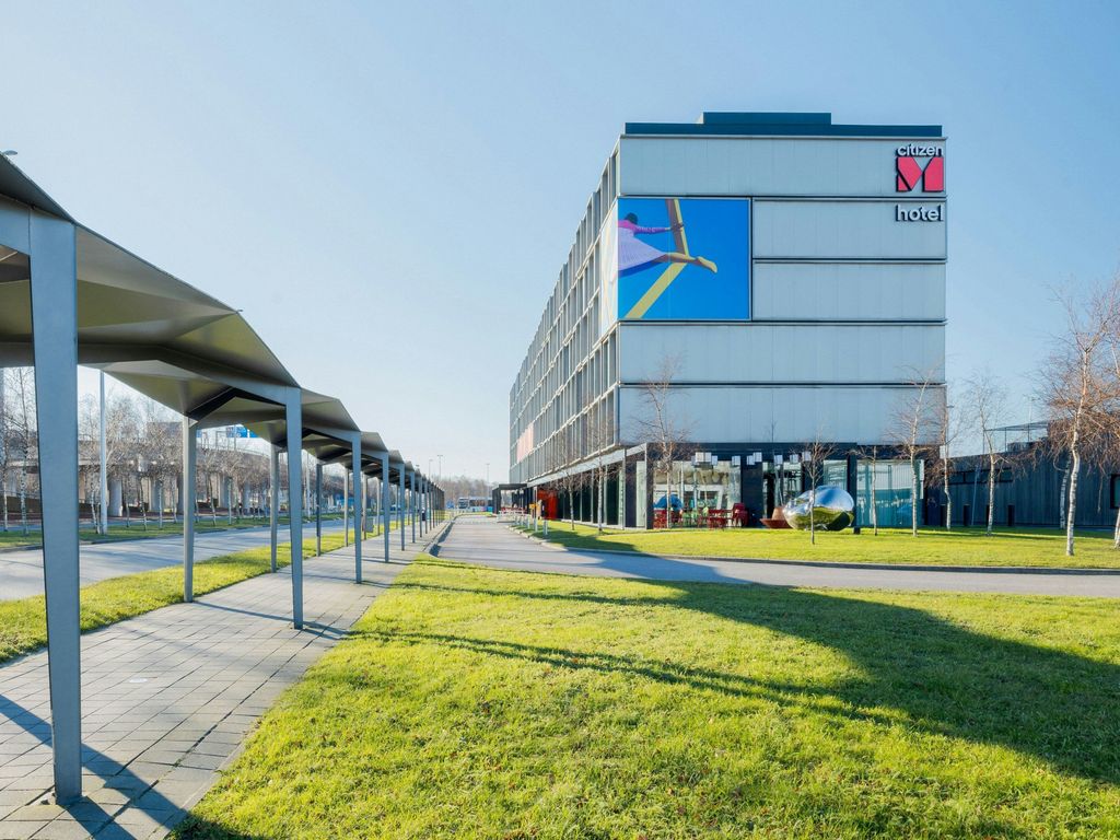 citizenM Schiphol Airport