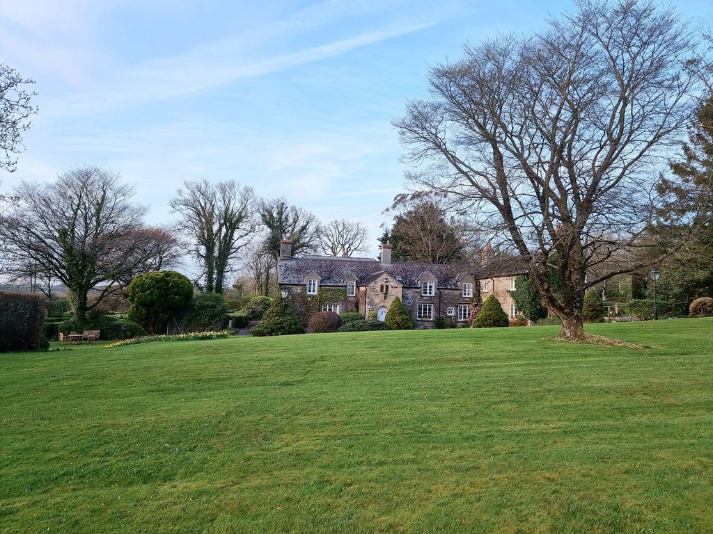 Collaven Manor