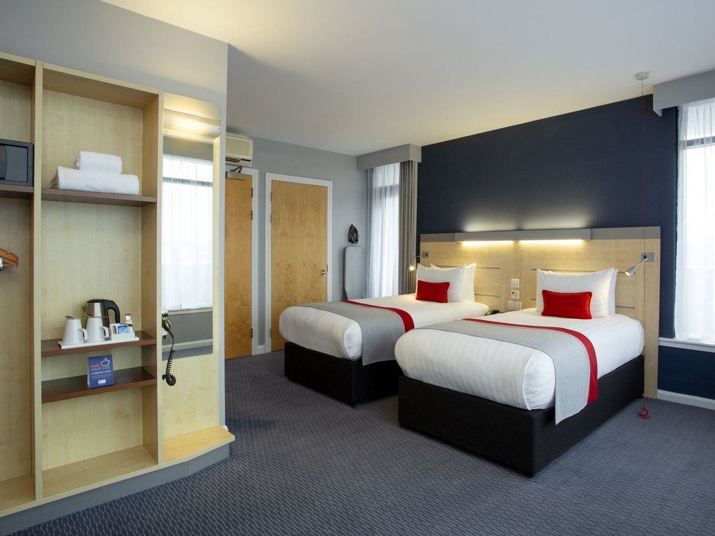 Holiday Inn Express CHELTENHAM TOWN CENTRE by IHG