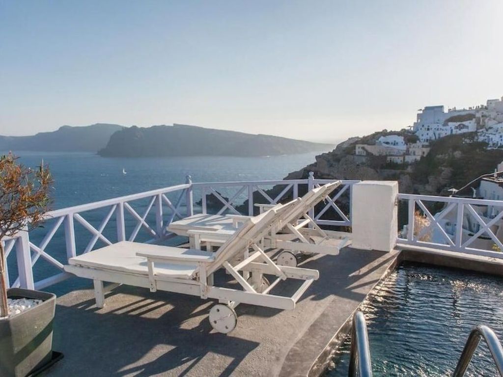 Armeni Village Rooms & Suites