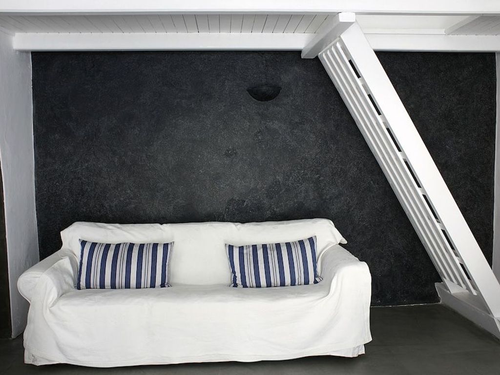 Armeni Village Rooms & Suites