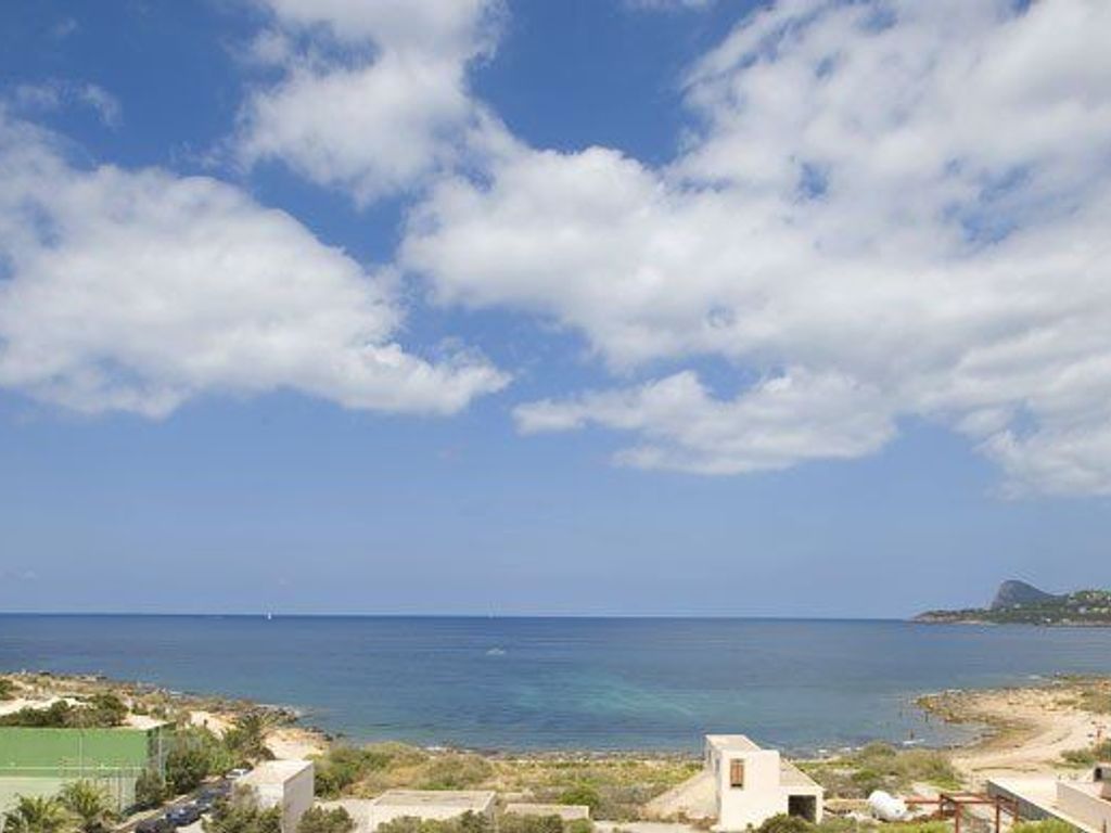 Apartamentos Bahia De San Antonio