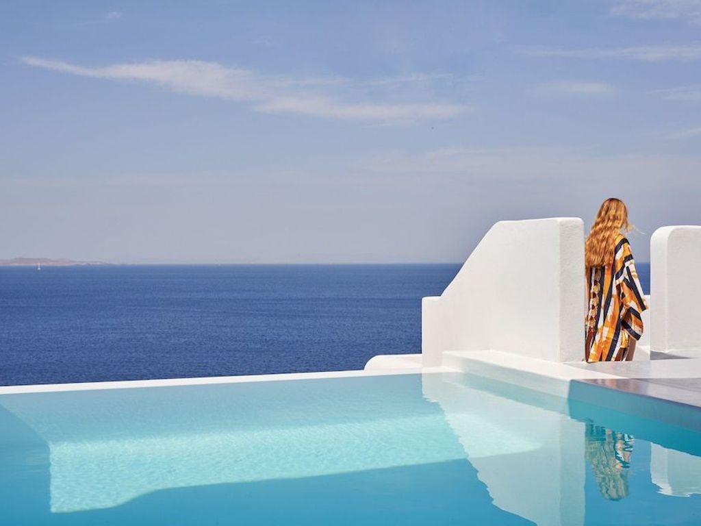 Kouros Hotel & Suites