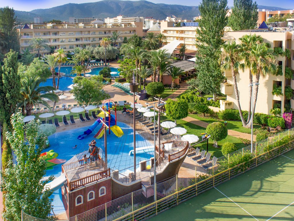 Zafiro Palmanova Aparthotel