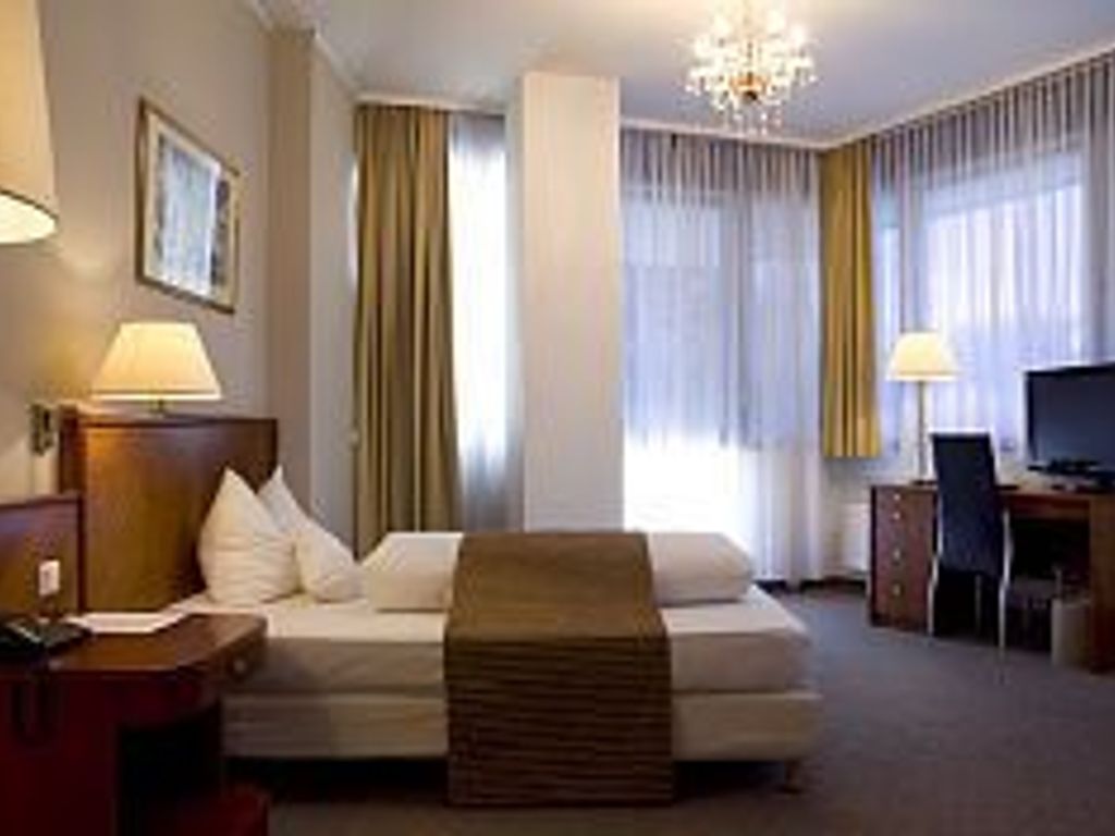 Ross Hotel