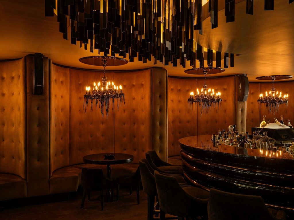 Roomers Frankfurt Central Autograph Collection