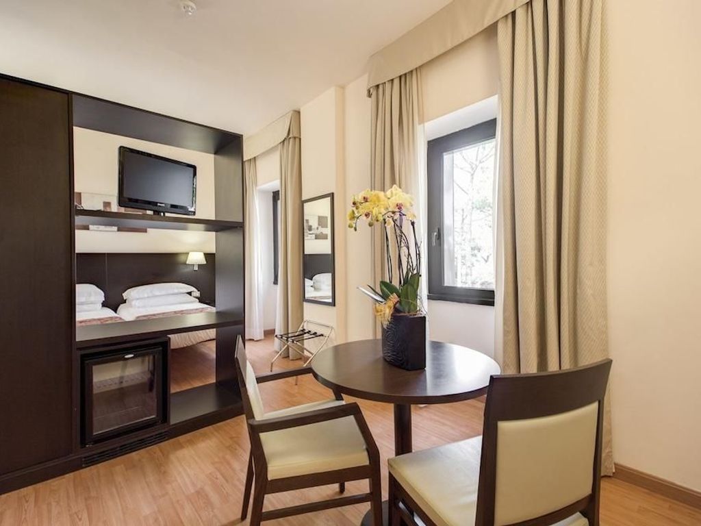 Regal Park Hotel