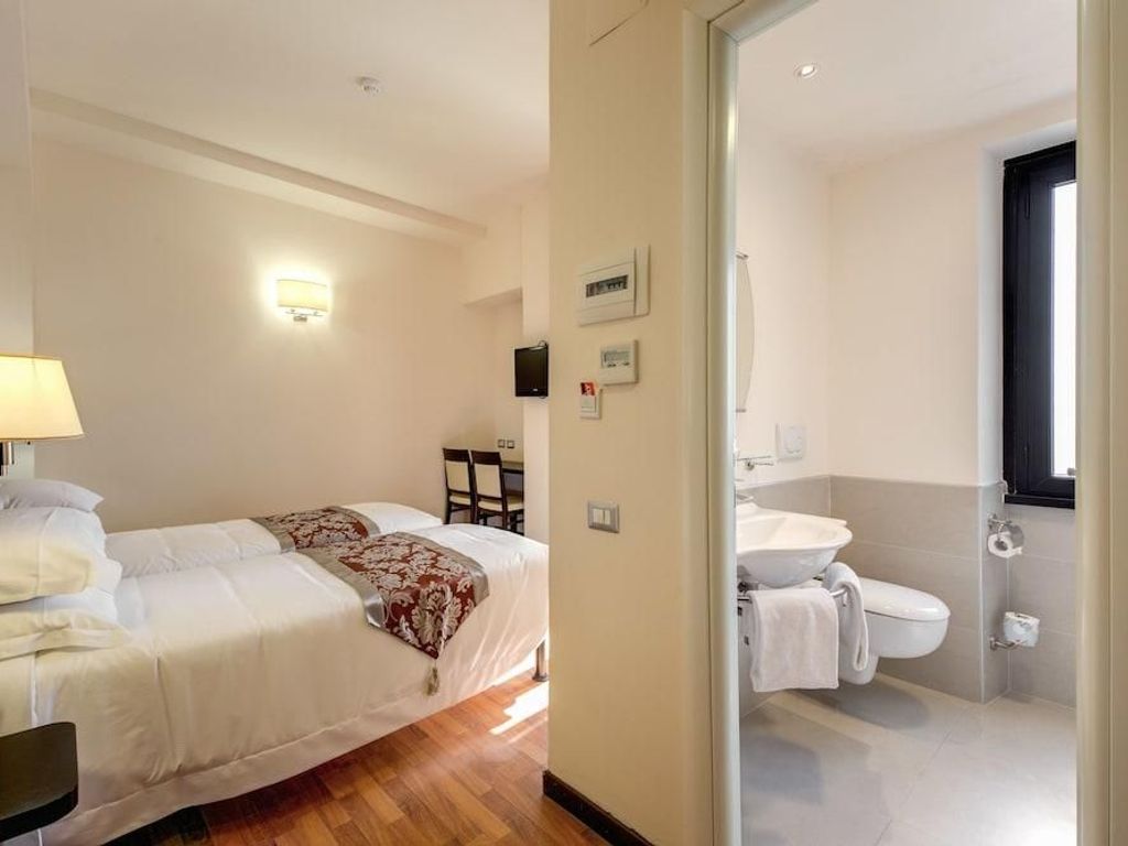 Regal Park Hotel