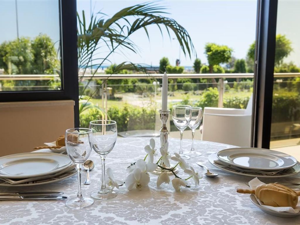 Waldorf Suite Hotel