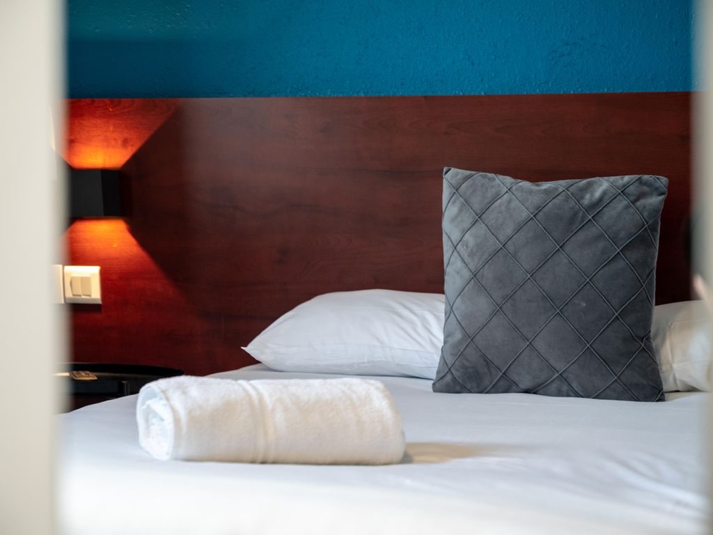 BRIT HOTEL ESSENTIEL VILLEFRANCHE-SUR-SAÔNE