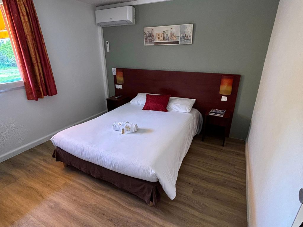 BRIT HOTEL ESSENTIEL VILLEFRANCHE-SUR-SAÔNE