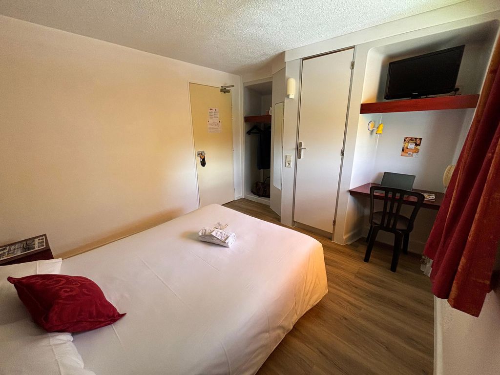 BRIT HOTEL ESSENTIEL VILLEFRANCHE-SUR-SAÔNE