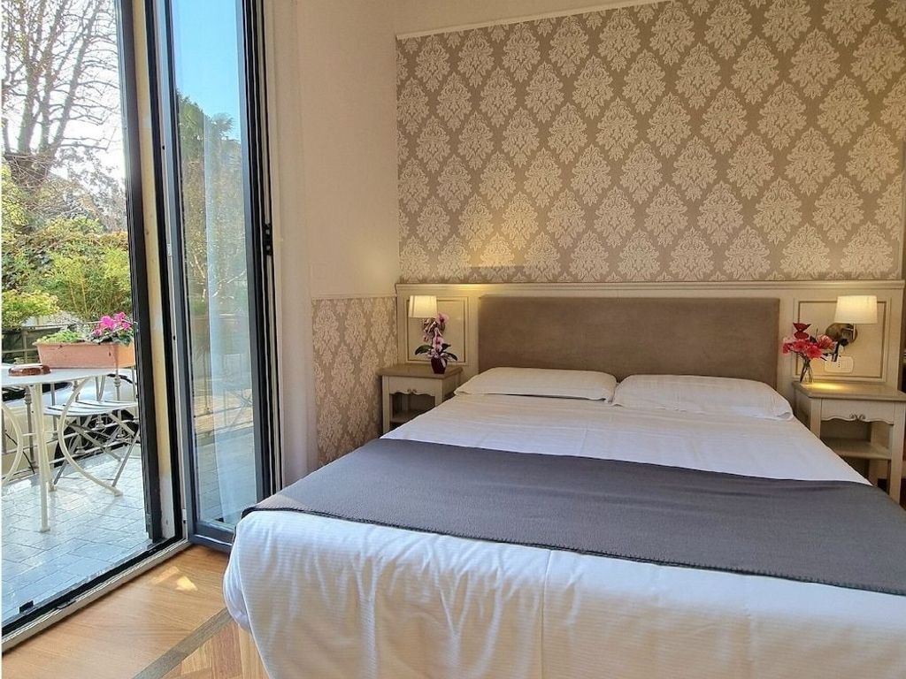 Charly Hotel