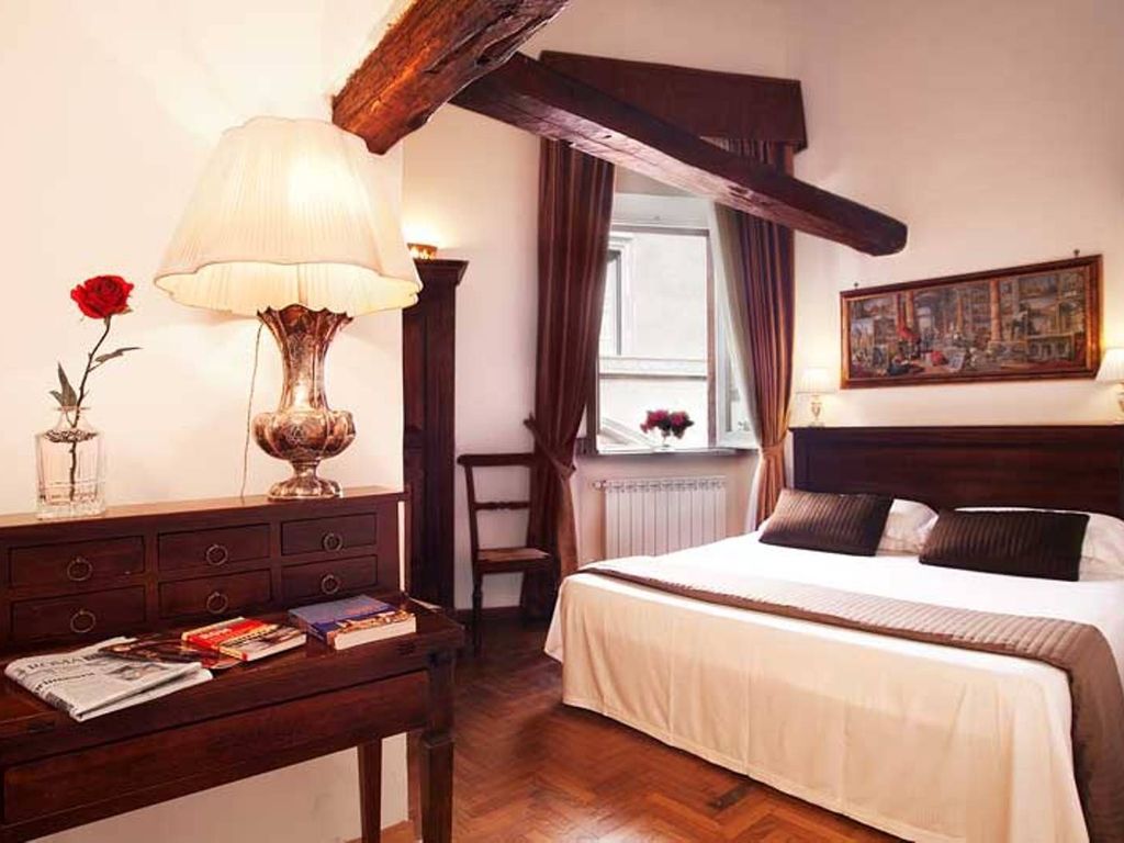 Pantheon Inn