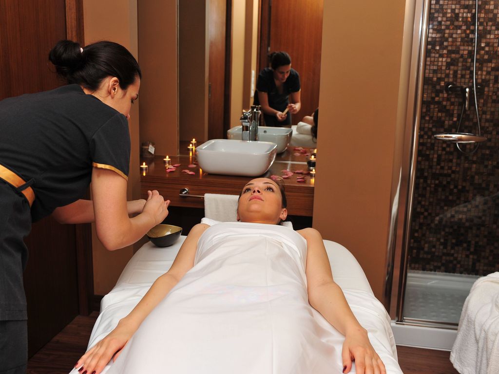 Axis Porto Business & Spa