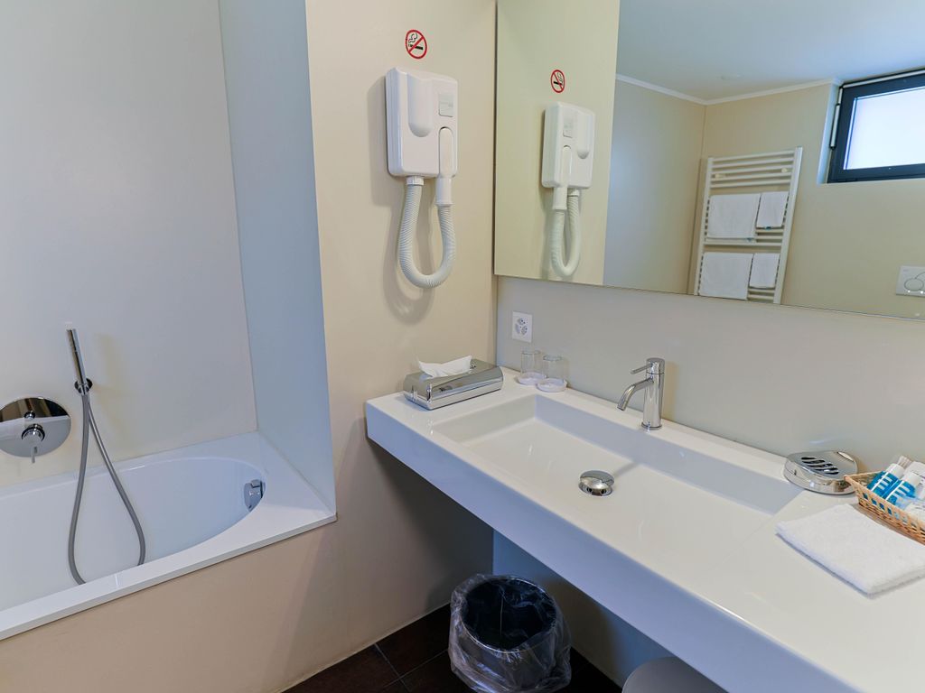 Muralto Garni