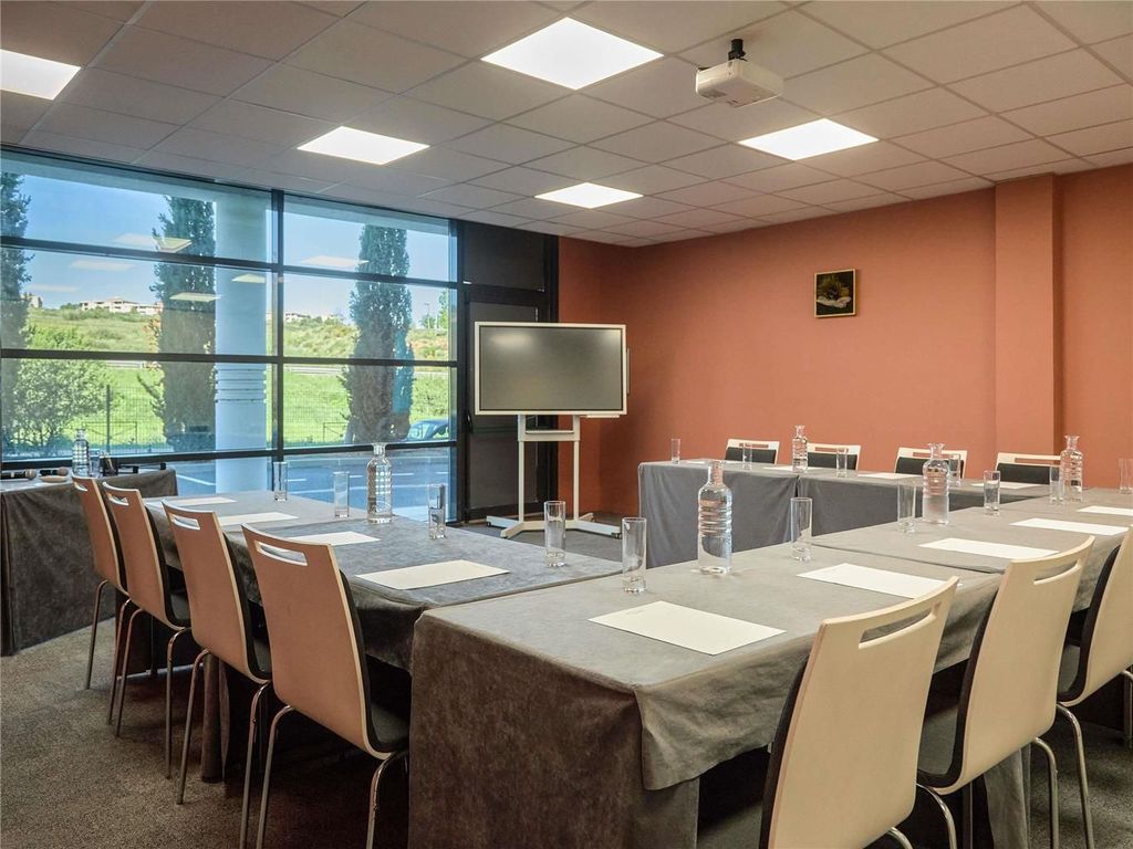 Mercure Aix-en-Provence La Duranne Gare TGV