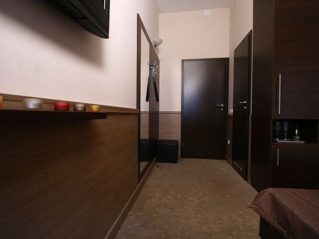 Central Hotel 21